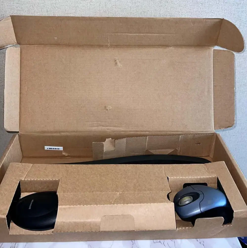 Microsoft Wireless Desktop 3000 Keyboard and Mouse Set